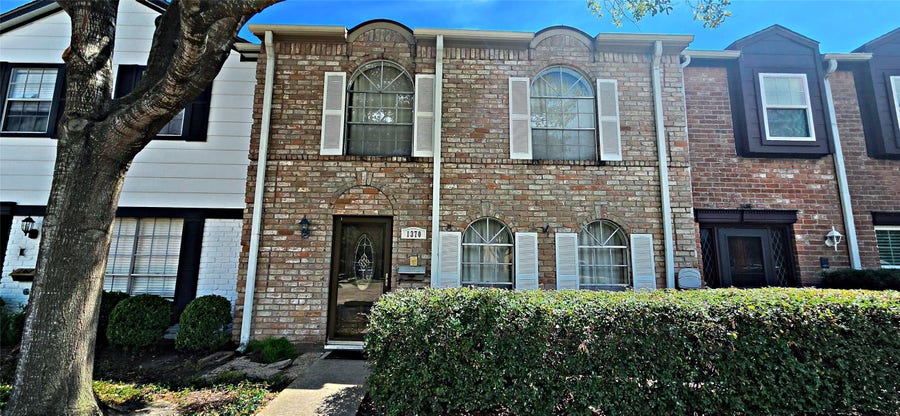 Property photo for 1370 Country Place Drive, Houston, TX