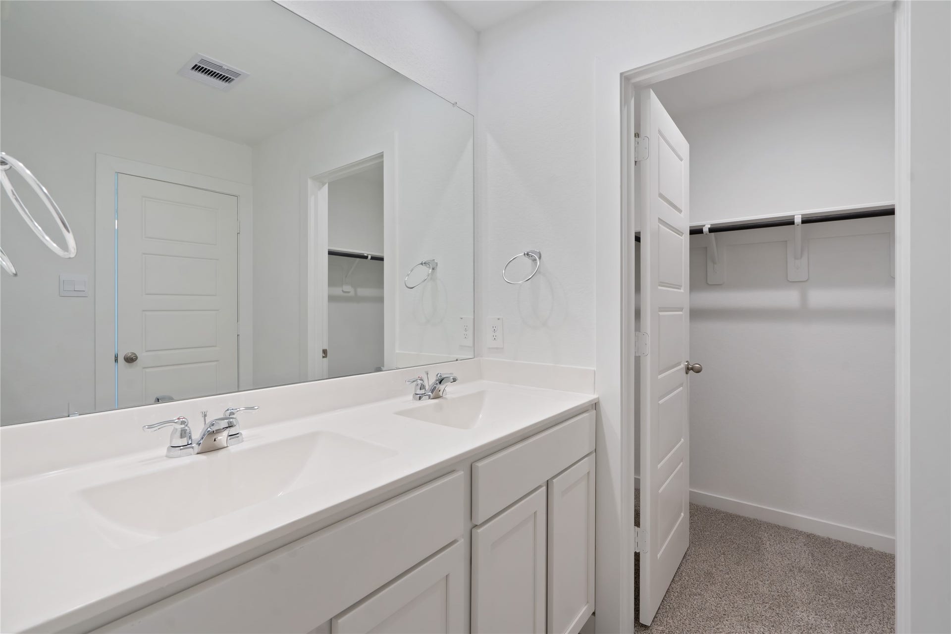 811 Gran Torino Drive, Houston, TX 77051 811 Gran Torino Drive, Houston, TX 77051