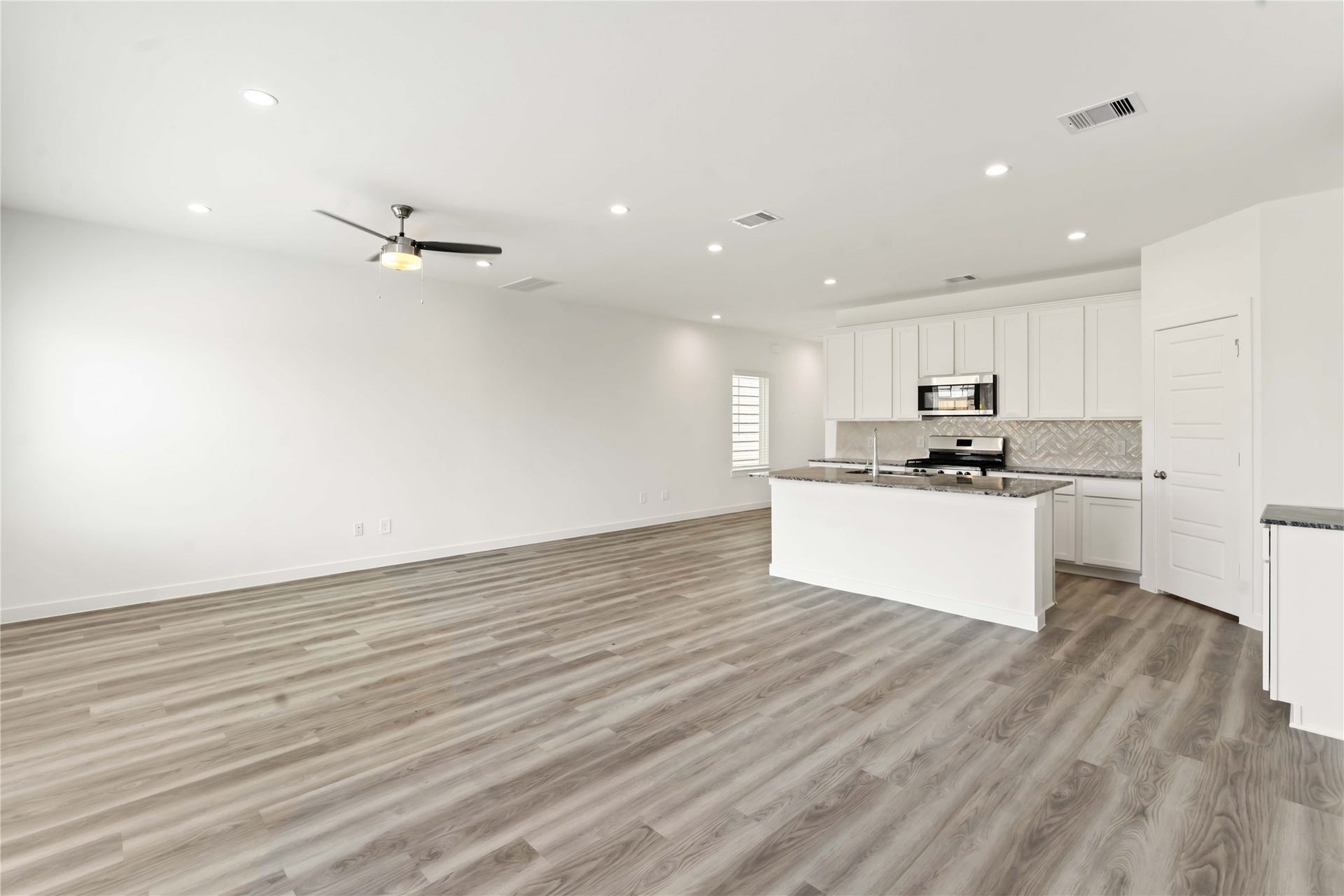 811 Gran Torino Drive, Houston, TX 77051 811 Gran Torino Drive, Houston, TX 77051