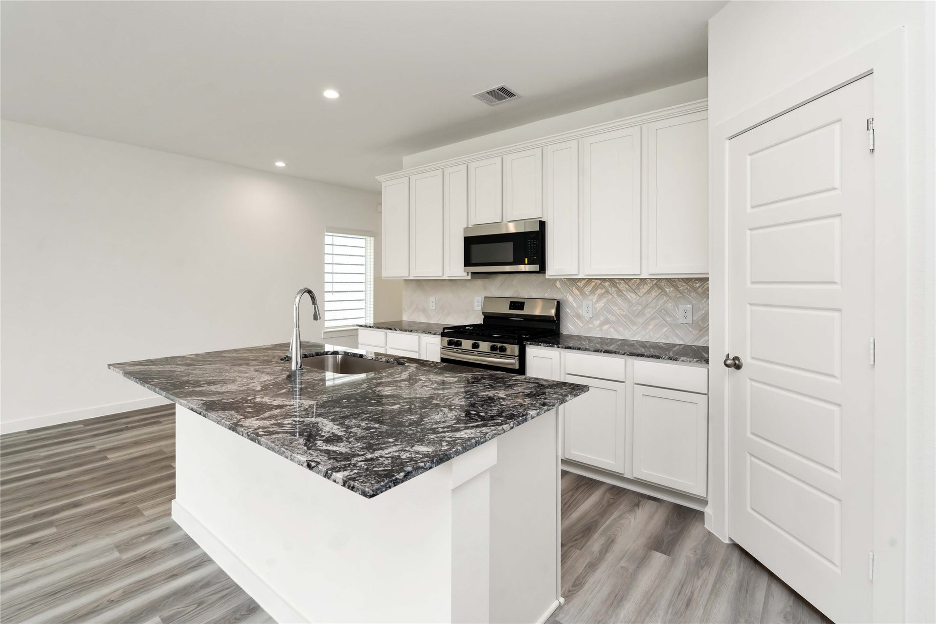 811 Gran Torino Drive, Houston, TX 77051 811 Gran Torino Drive, Houston, TX 77051