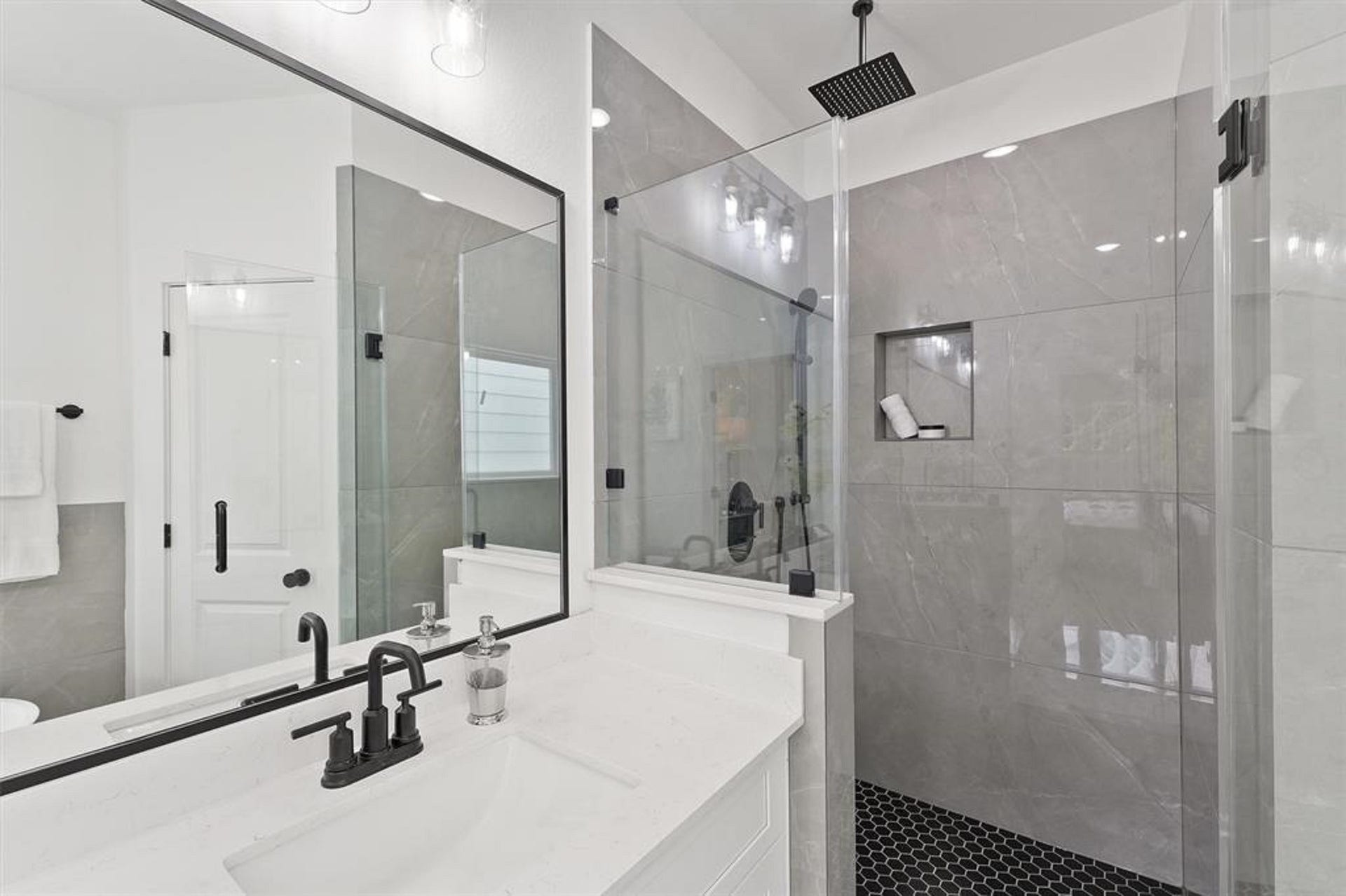 1207 Cavalcade Street, #G, Houston, TX 77009 1207 Cavalcade Street, #G, Houston, TX 77009
