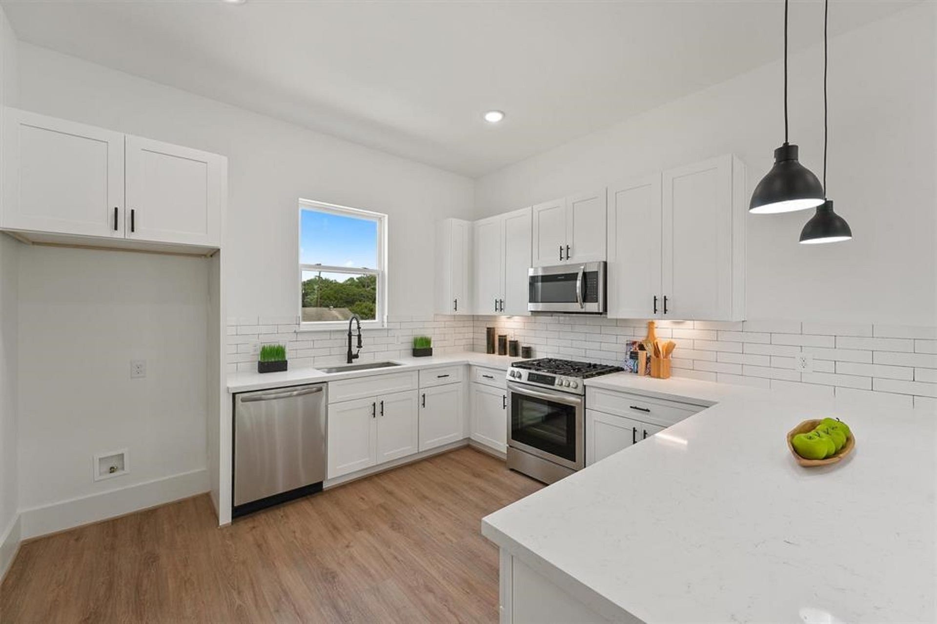 1207 Cavalcade Street, #G, Houston, TX 77009 1207 Cavalcade Street, #G, Houston, TX 77009