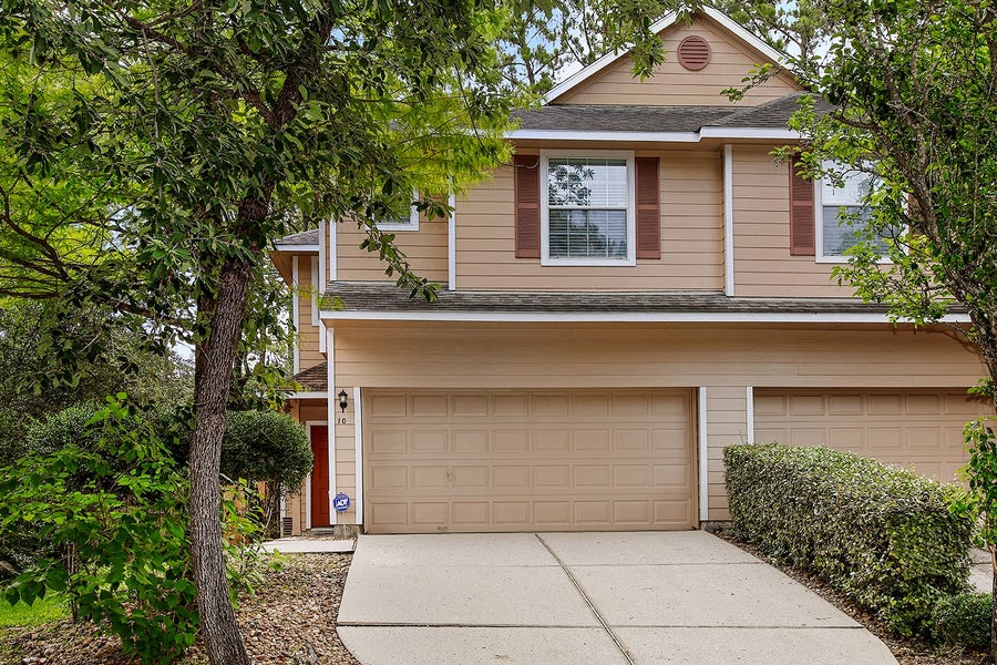 Property photo for 10 Peachridge Place, The Woodlands, TX