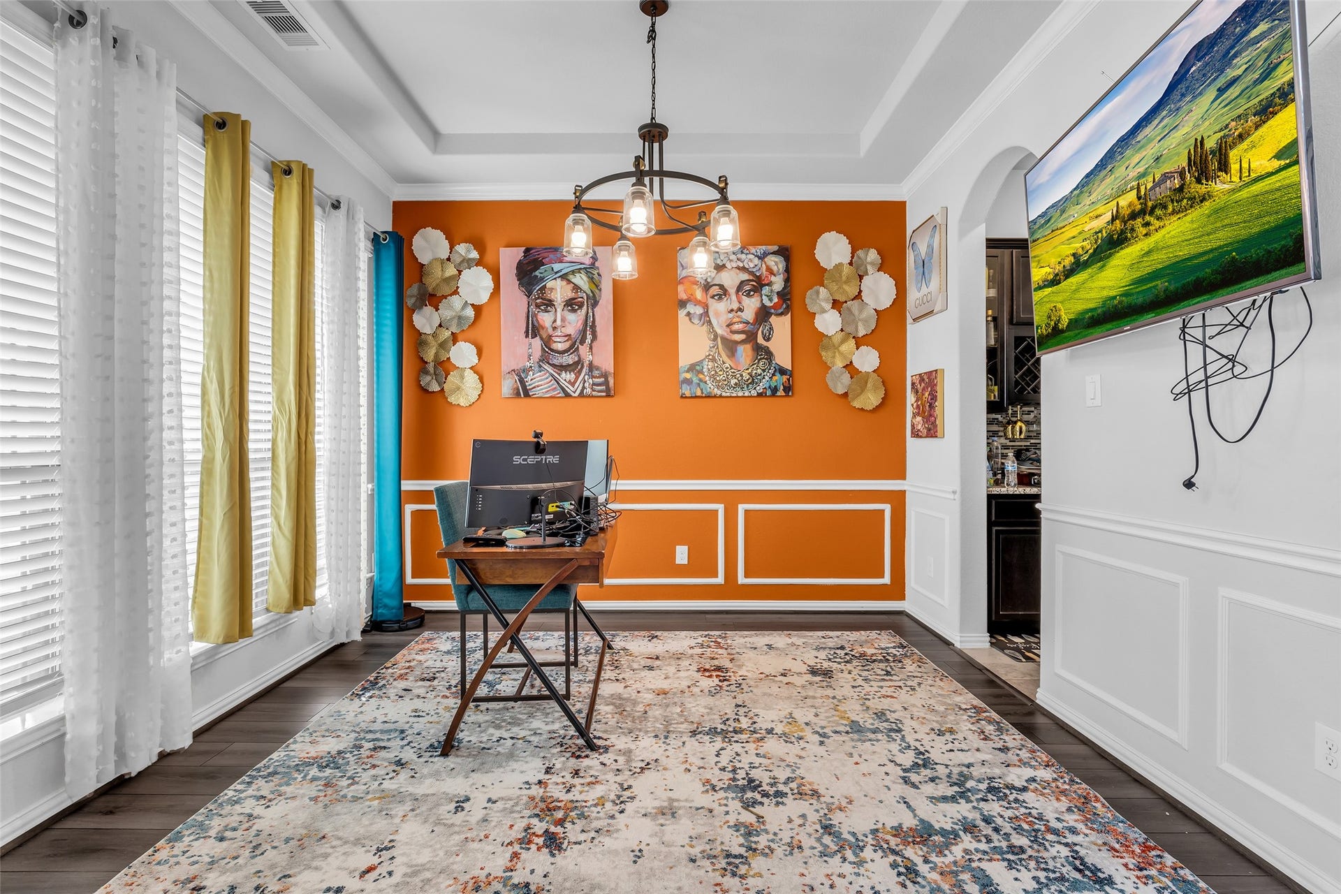Dining room.