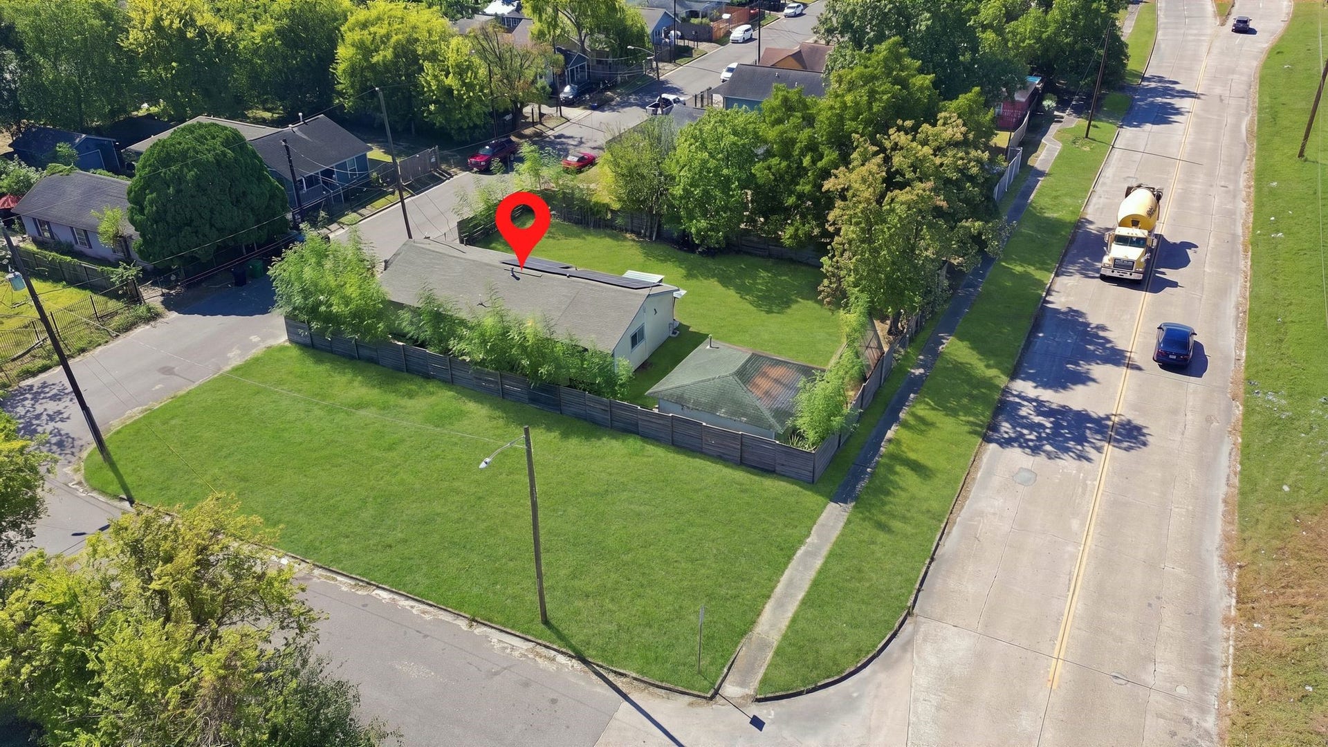 1323 E 36th Street, Houston, TX 77022 1323 E 36th Street, Houston, TX 77022