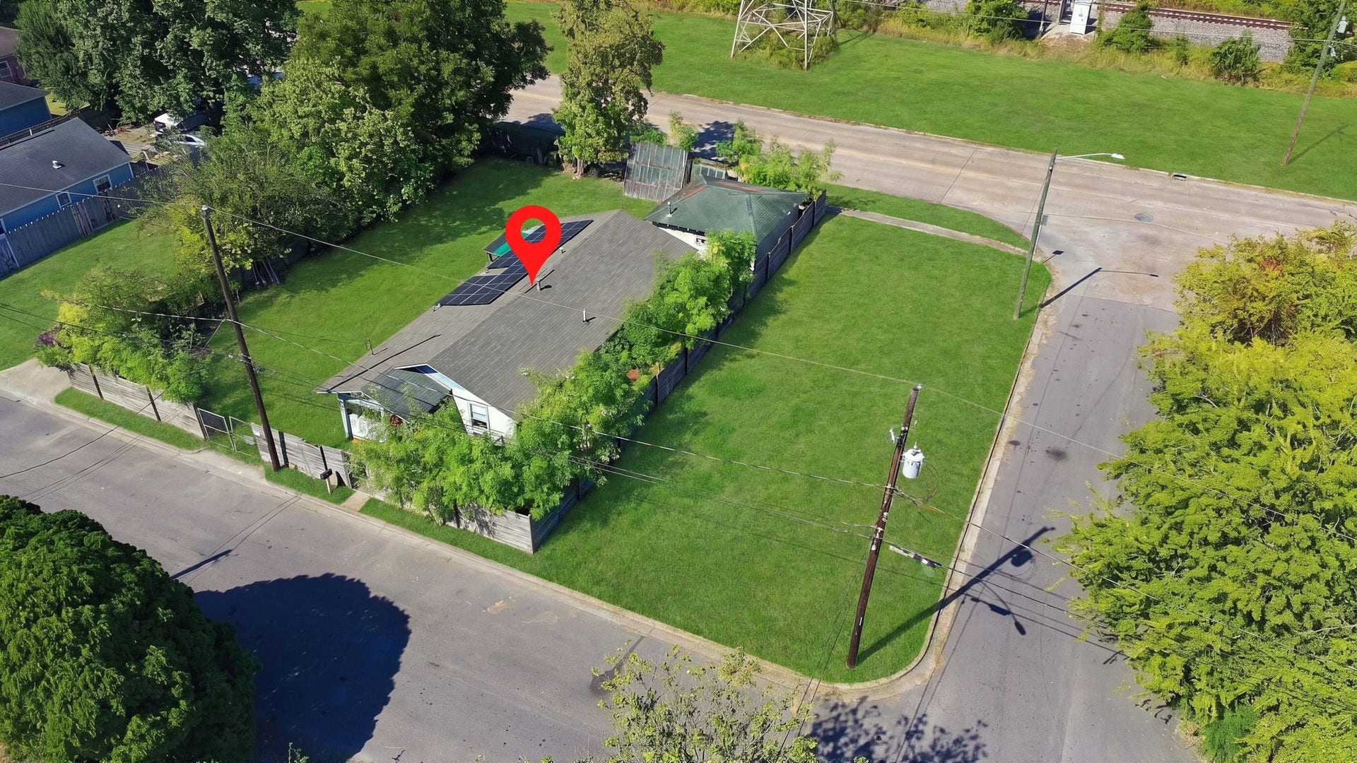 1323 E 36th Street, Houston, TX 77022 1323 E 36th Street, Houston, TX 77022