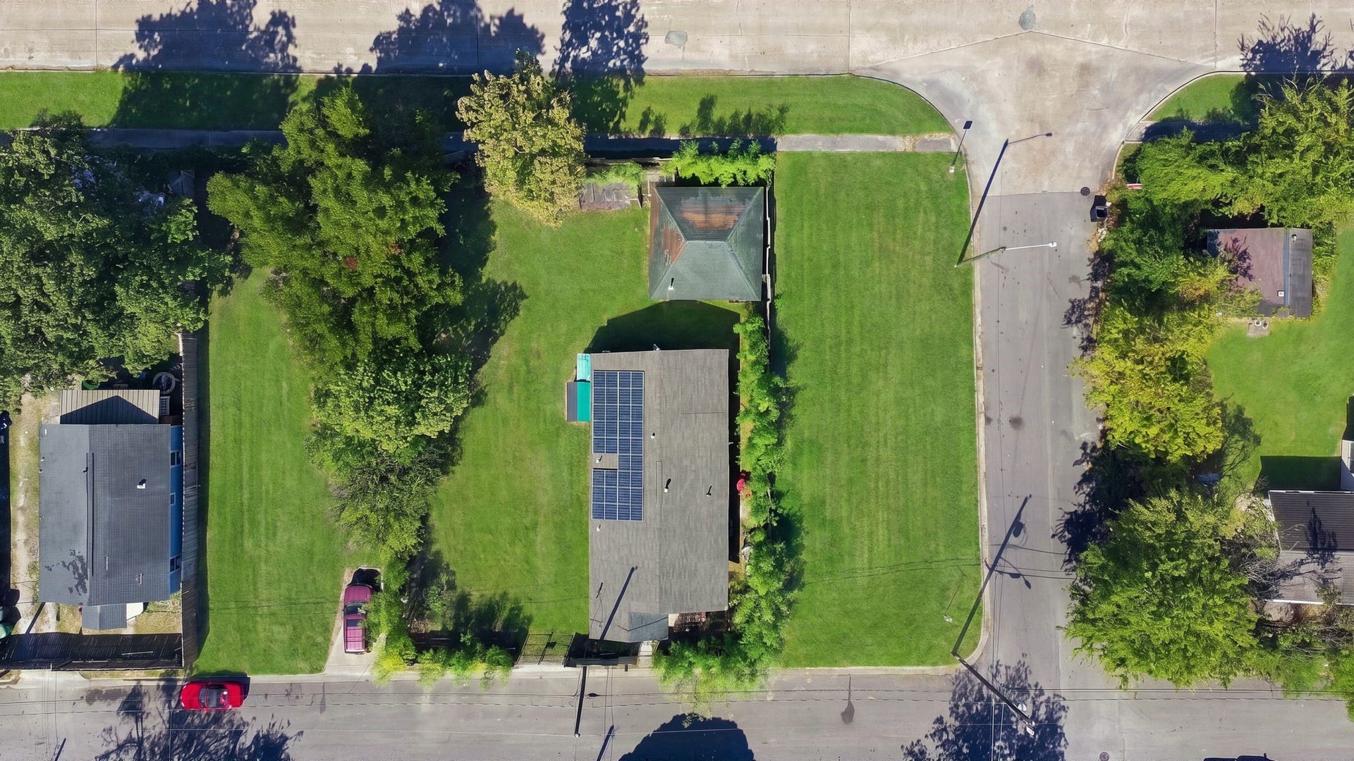 1323 E 36th Street, Houston, TX 77022 1323 E 36th Street, Houston, TX 77022