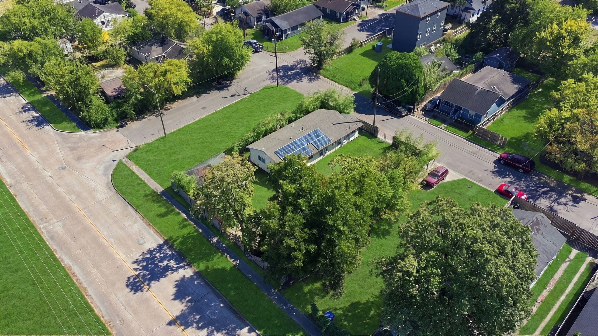 1323 E 36th Street, Houston, TX 77022 Aerial view highlights the established neighborhood surrounding the property.