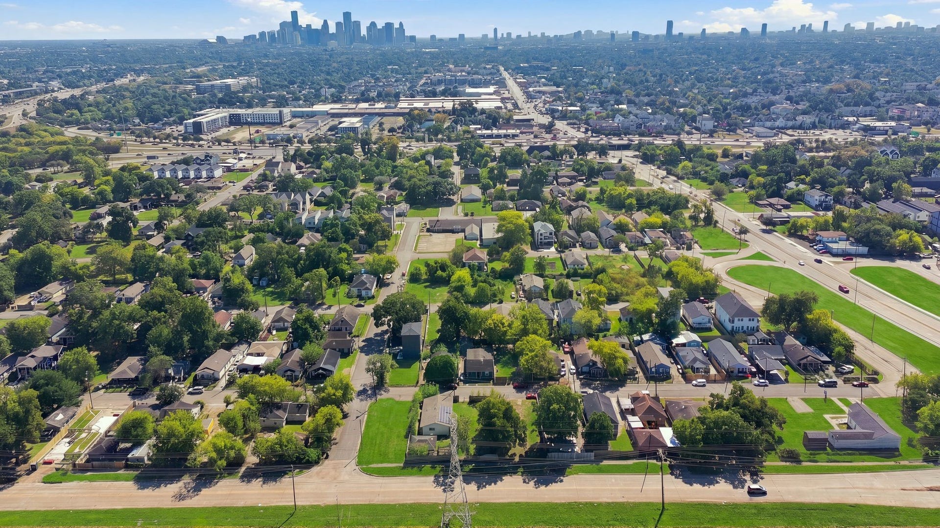 1323 E 36th Street, Houston, TX 77022 1323 E 36th Street, Houston, TX 77022
