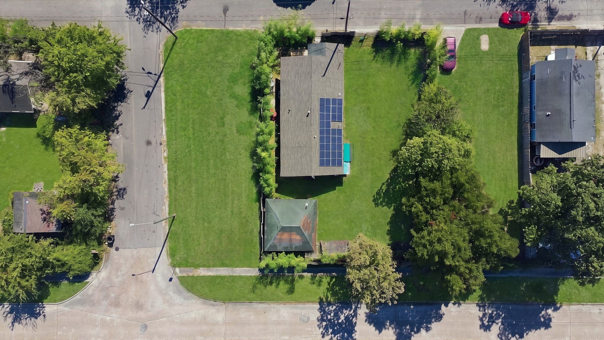 1323 E 36th Street, Houston, TX 77022 1323 E 36th Street, Houston, TX 77022