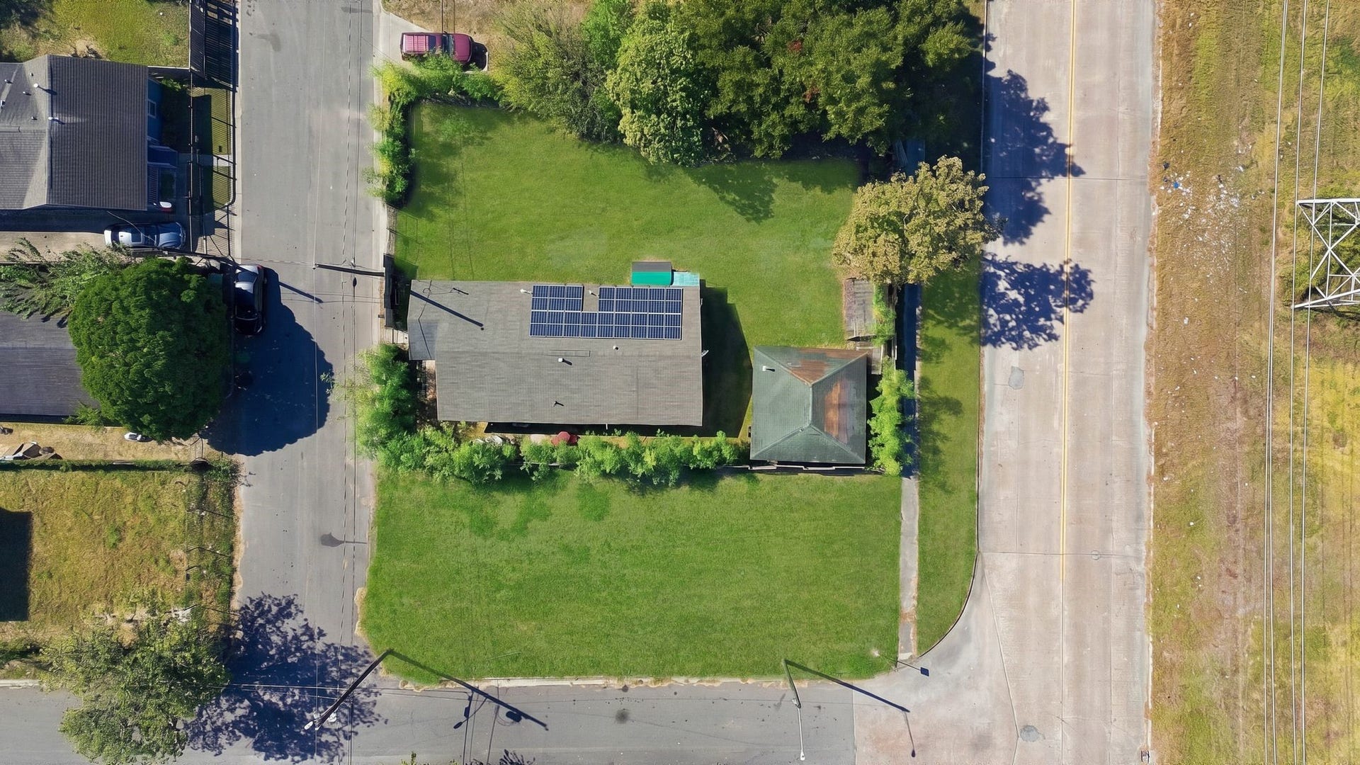 1323 E 36th Street, Houston, TX 77022 1323 E 36th Street, Houston, TX 77022
