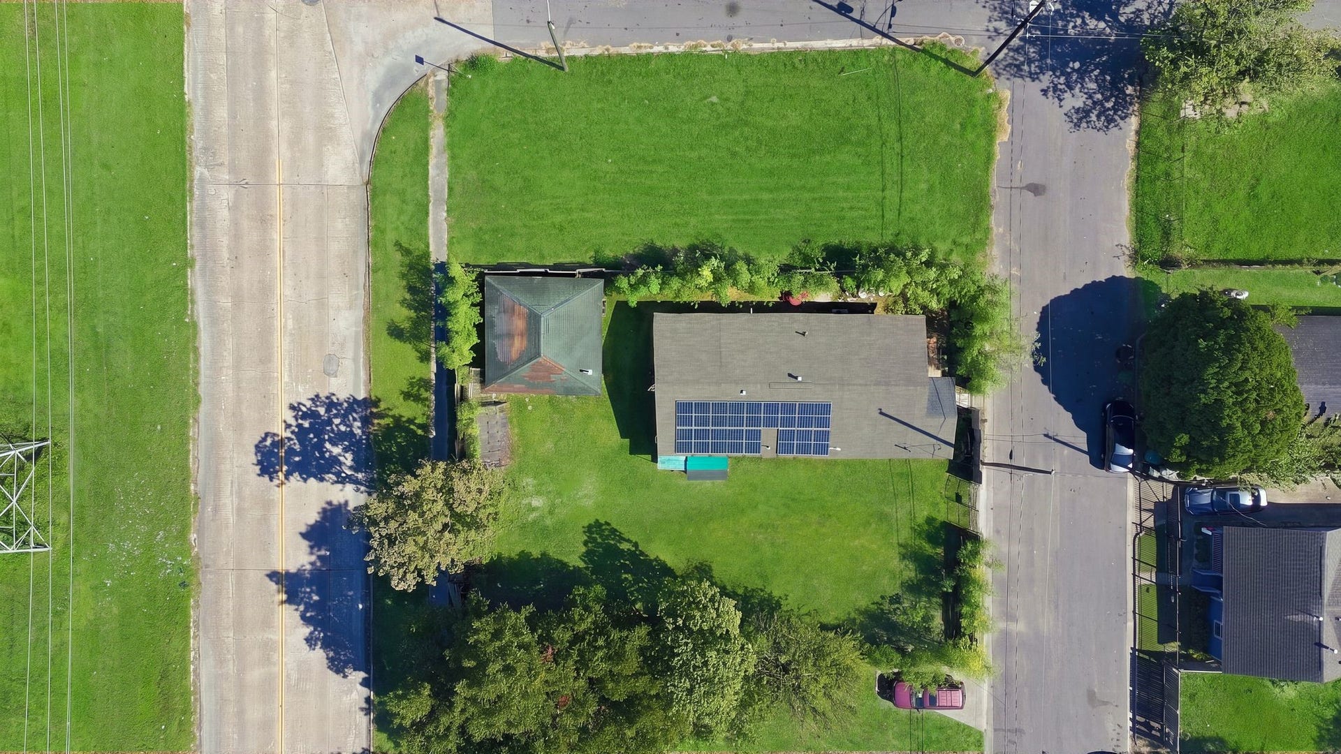 1323 E 36th Street, Houston, TX 77022 1323 E 36th Street, Houston, TX 77022