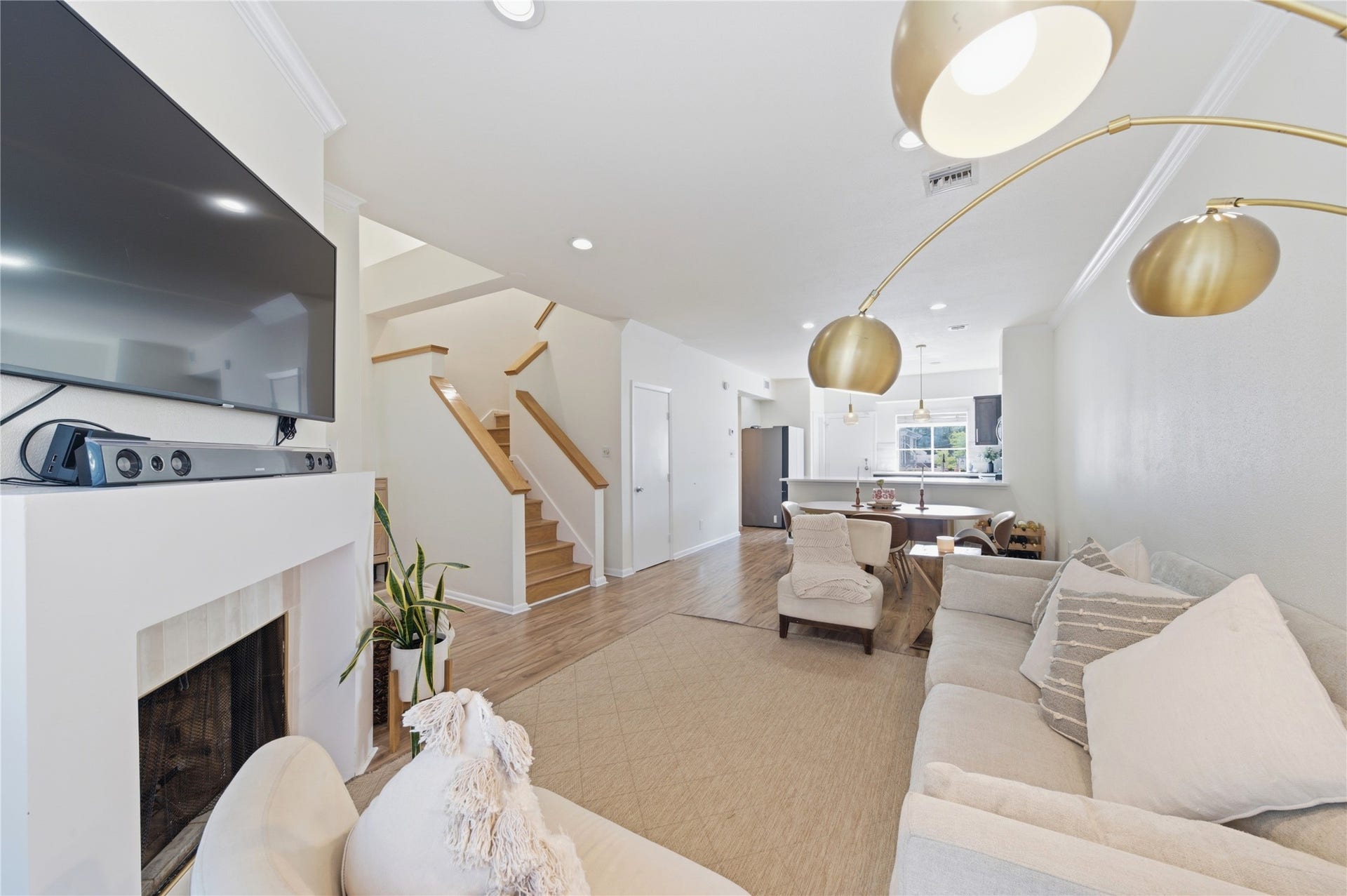 2100 Huldy Street, #4, Houston, TX 77019 2100 Huldy Street, #4, Houston, TX 77019