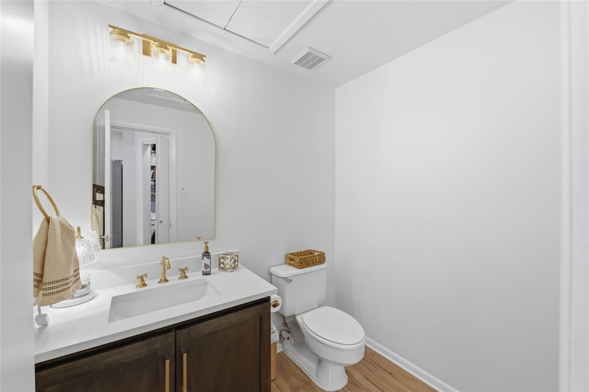 2100 Huldy Street, #4, Houston, TX 77019 2100 Huldy Street, #4, Houston, TX 77019