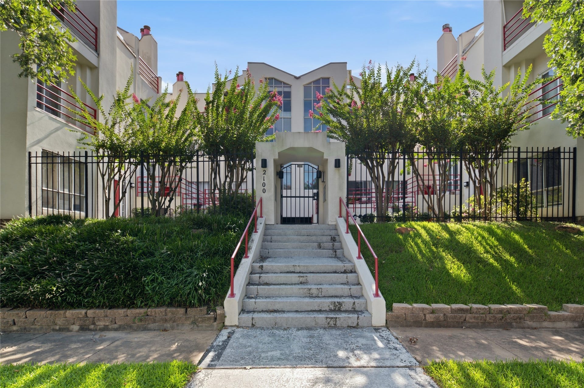 2100 Huldy Street, #4, Houston, TX 77019 2100 Huldy Street, #4, Houston, TX 77019