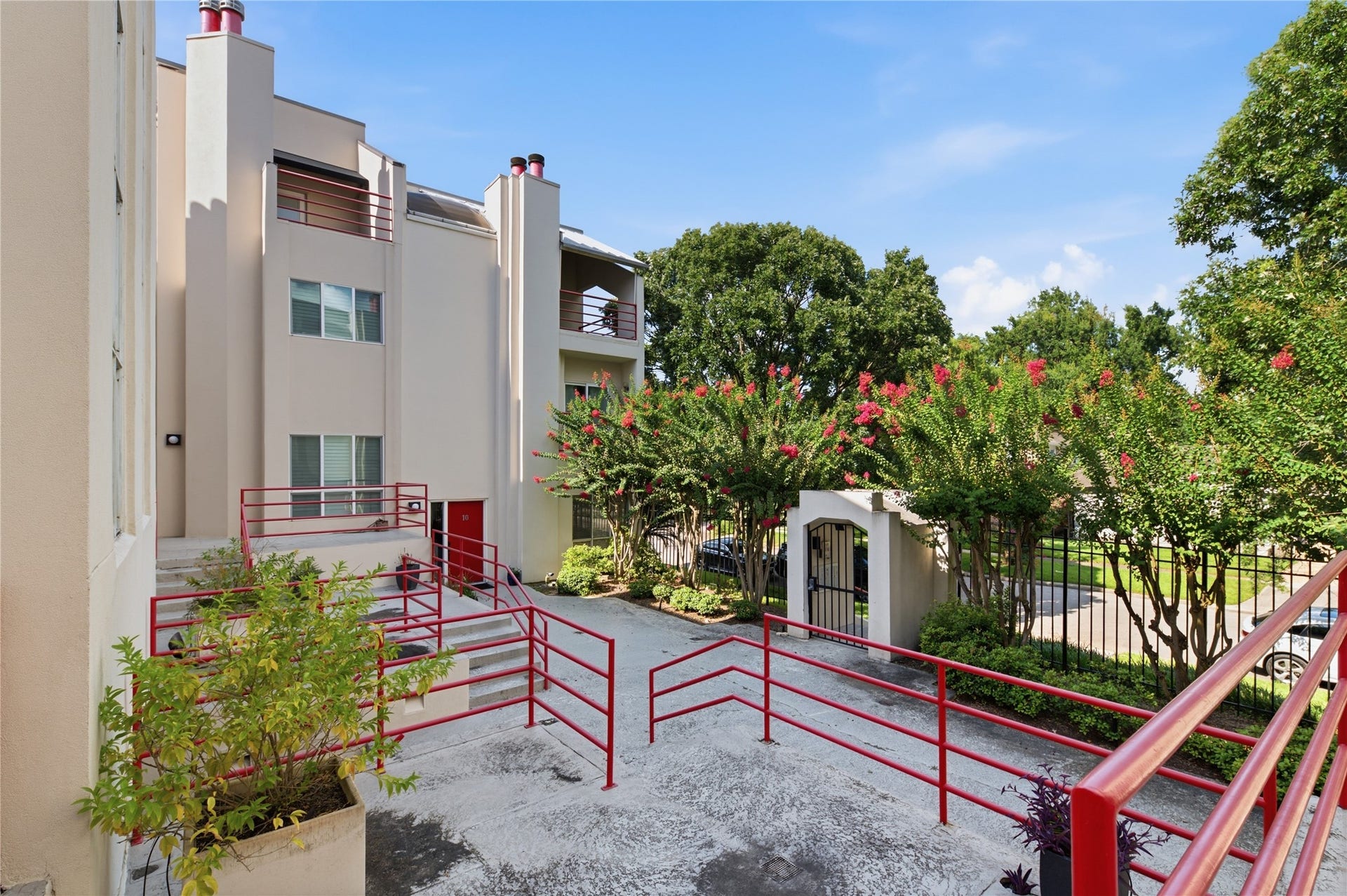 2100 Huldy Street, #4, Houston, TX 77019 2100 Huldy Street, #4, Houston, TX 77019