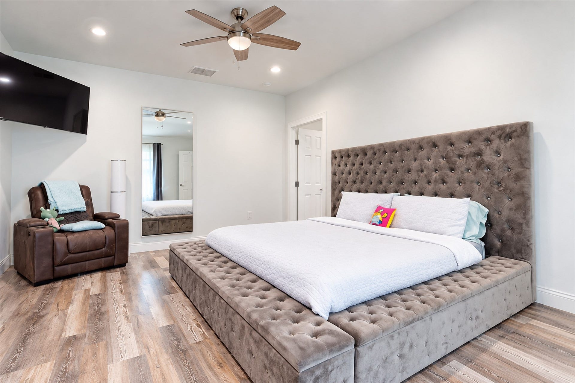 827 Dondell Street, Channelview, TX 77530 827 Dondel Primary bedroom