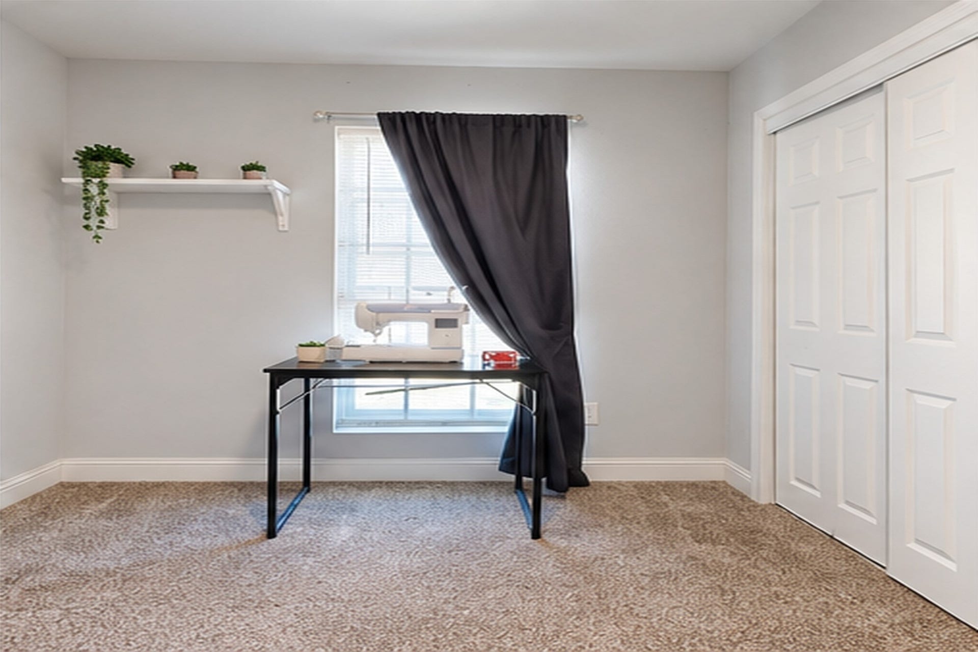 827 Dondell Street, Channelview, TX 77530 827 Dondell, 5th bedroom with large window, sliding doors to closet and tan carpet.