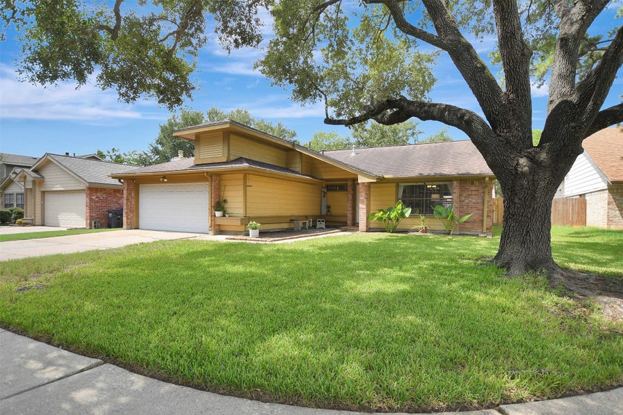 Property photo for 18415 Hazycrest Drive, Spring, TX