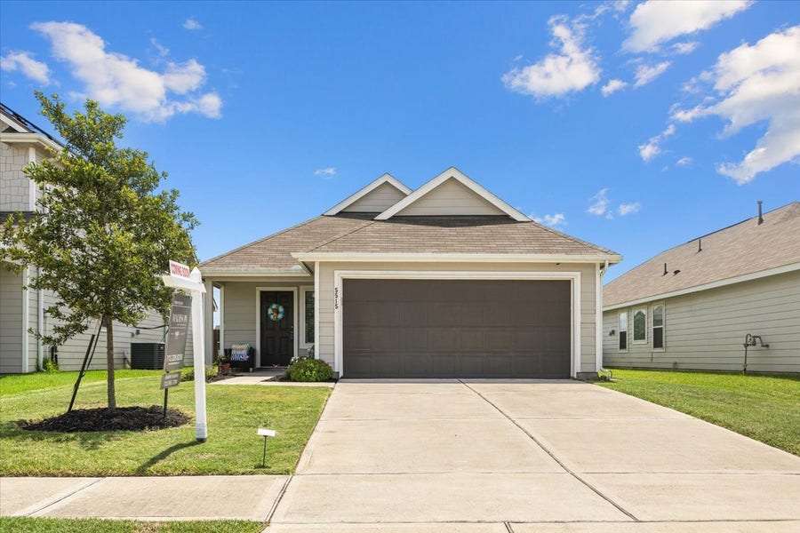 Property photo for 5515 James Michael Drive, Rosharon, TX