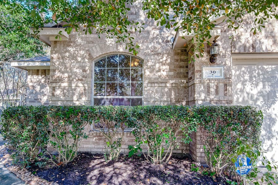 Property photo for 30 Hermit Thrush Place, The Woodlands, TX
