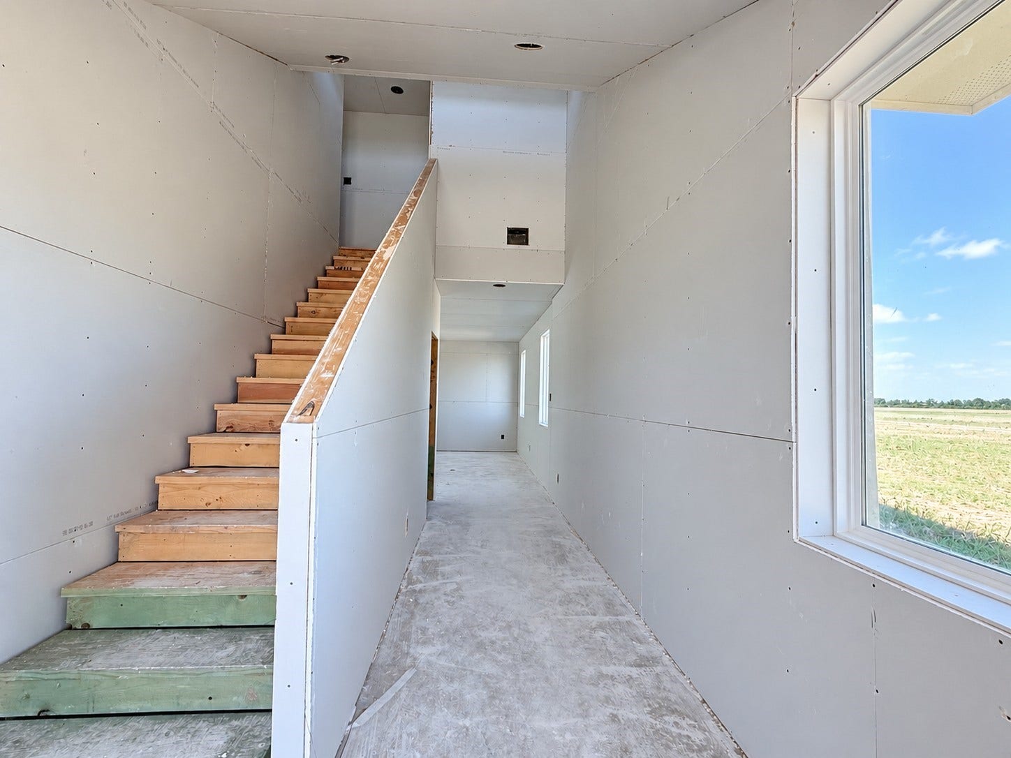 407 Hickory Hills Drive, Pattison, TX 77423 High ceiling entrance
