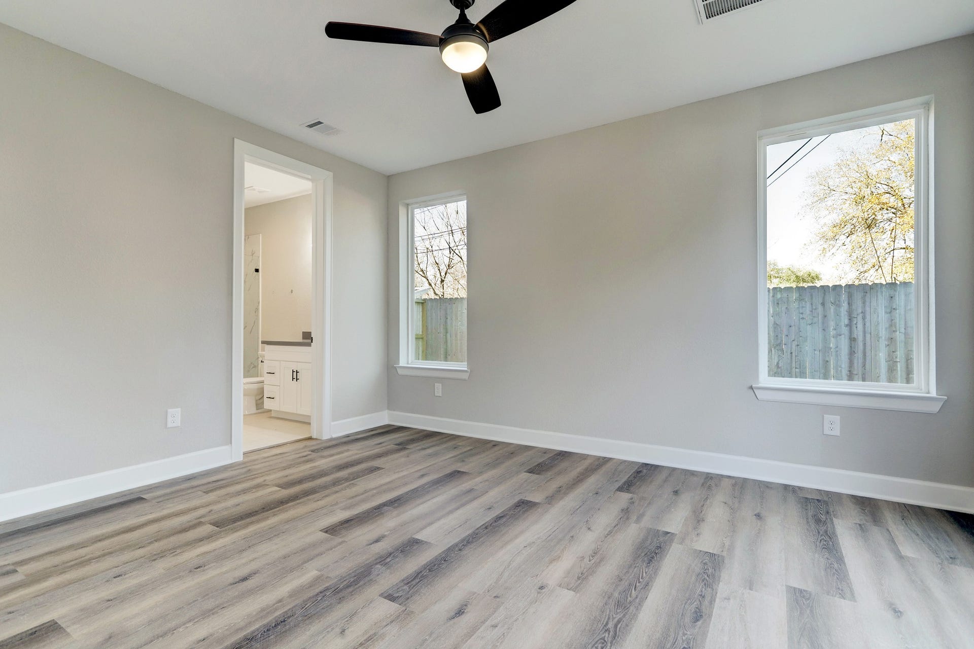 1st Floor bedroom with own private bathroom