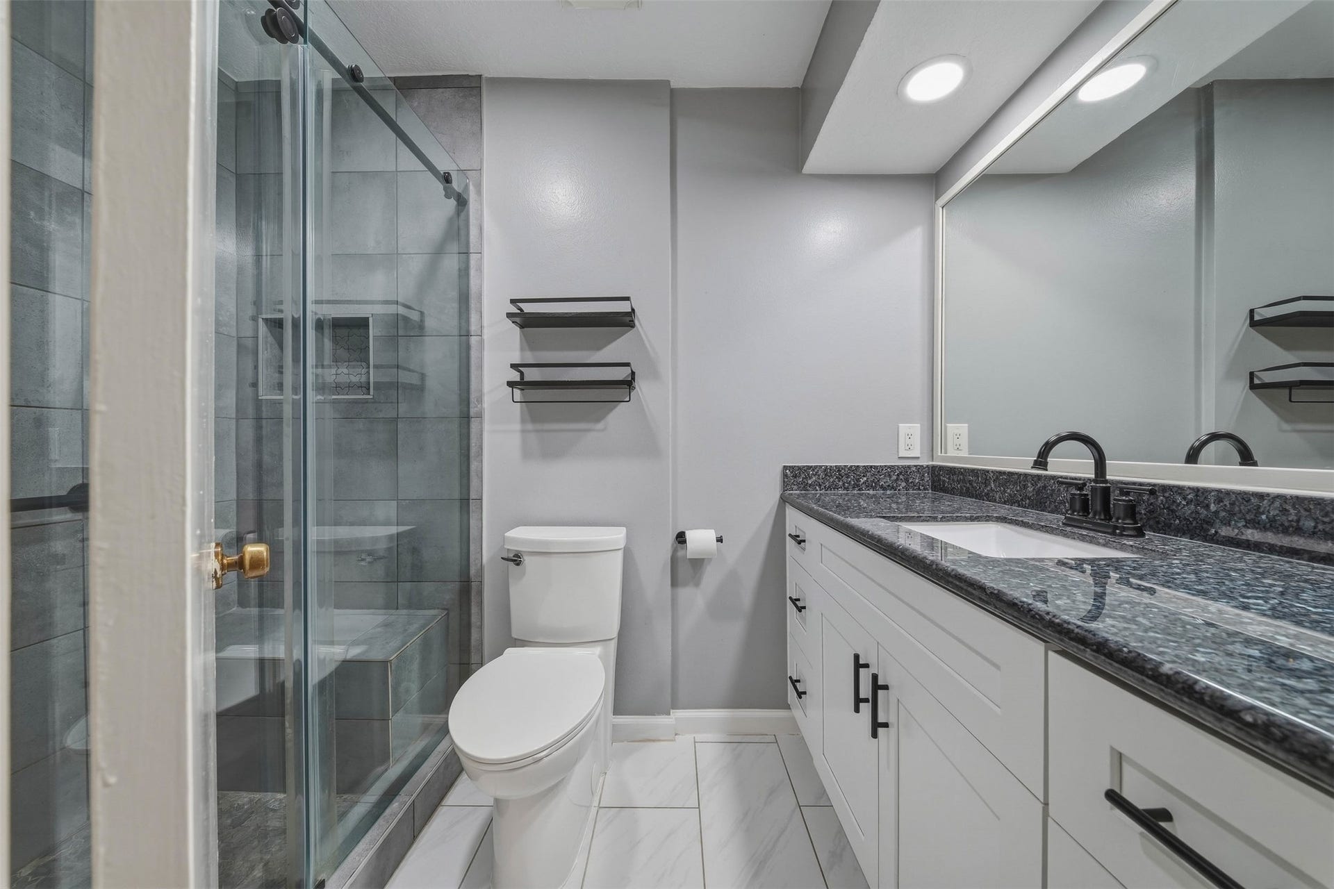 10514 Long River Drive, Sugar Land, TX 77498 10514 Long River Drive, Sugar Land, TX 77498