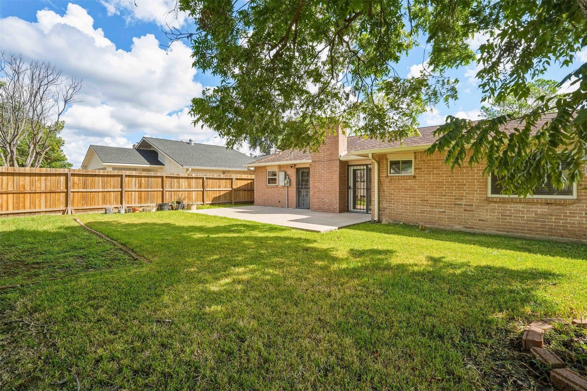 10514 Long River Drive, Sugar Land, TX 77498 10514 Long River Drive, Sugar Land, TX 77498