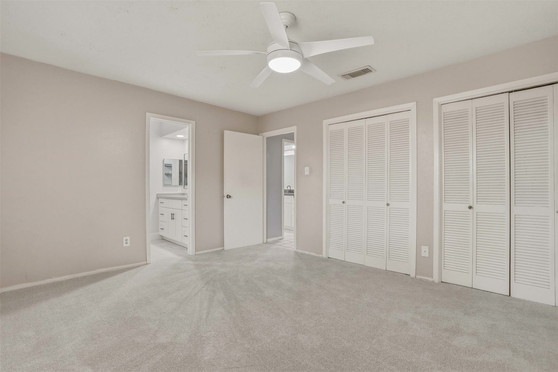 10514 Long River Drive, Sugar Land, TX 77498 10514 Long River Drive, Sugar Land, TX 77498