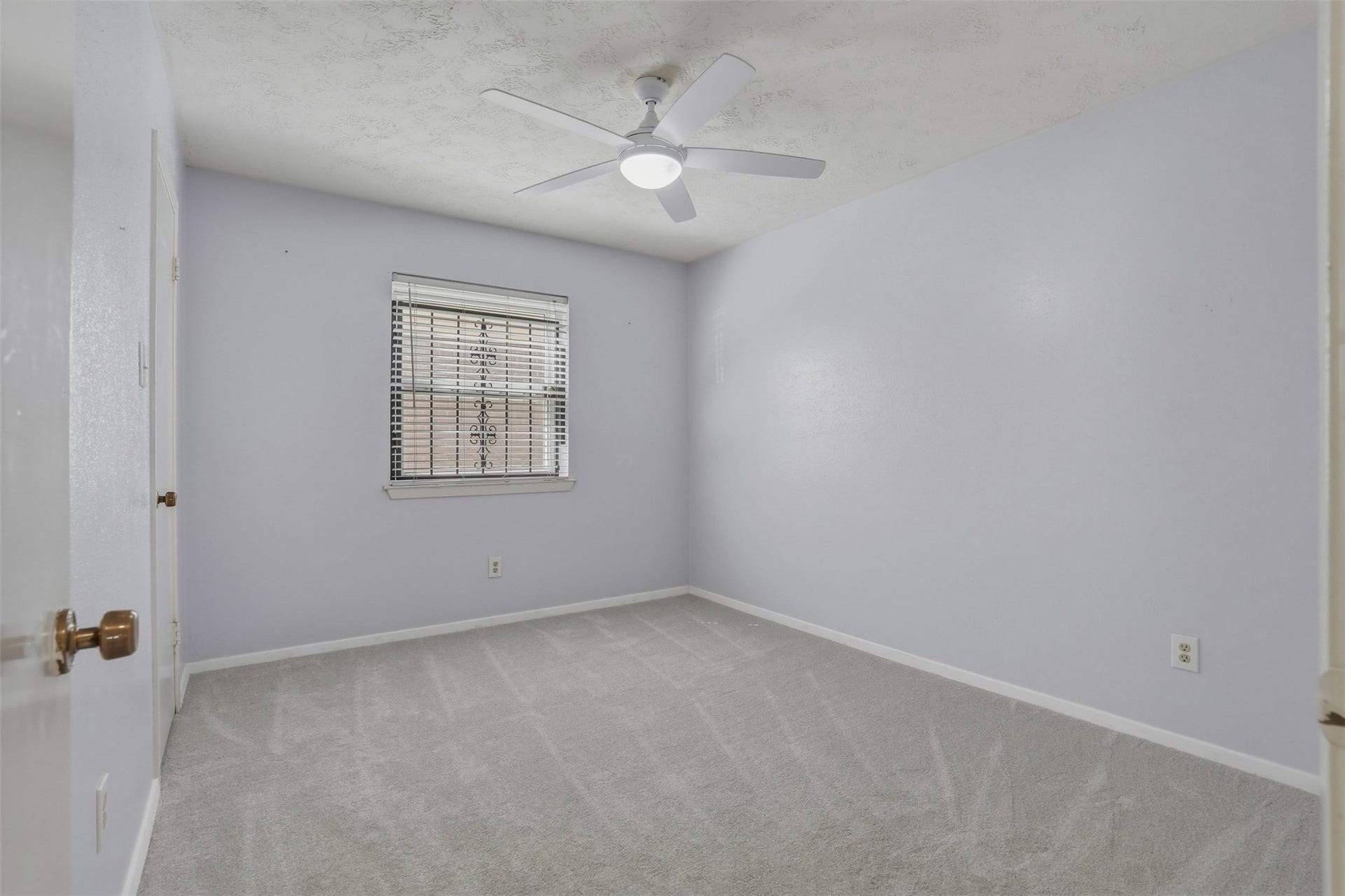 10514 Long River Drive, Sugar Land, TX 77498 Secondary bedroom with new carpet
