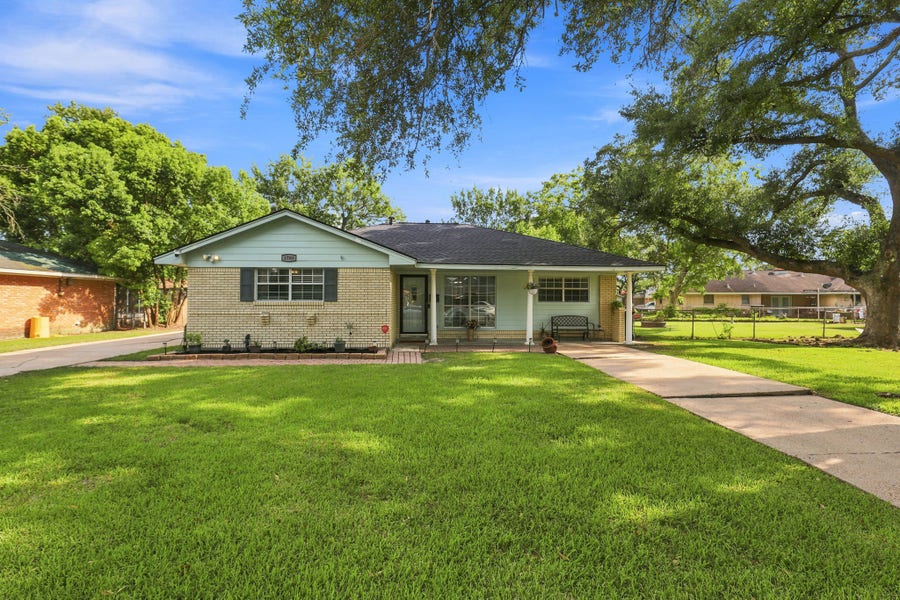 Property photo for 1705 Chilton Drive, Baytown, TX