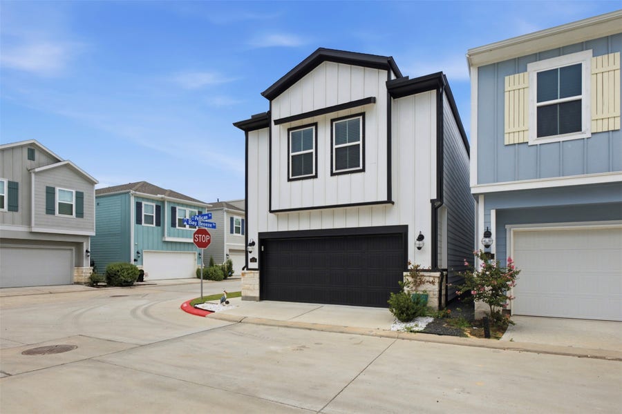 Property photo for 614 Pelican Drive, Kemah, TX