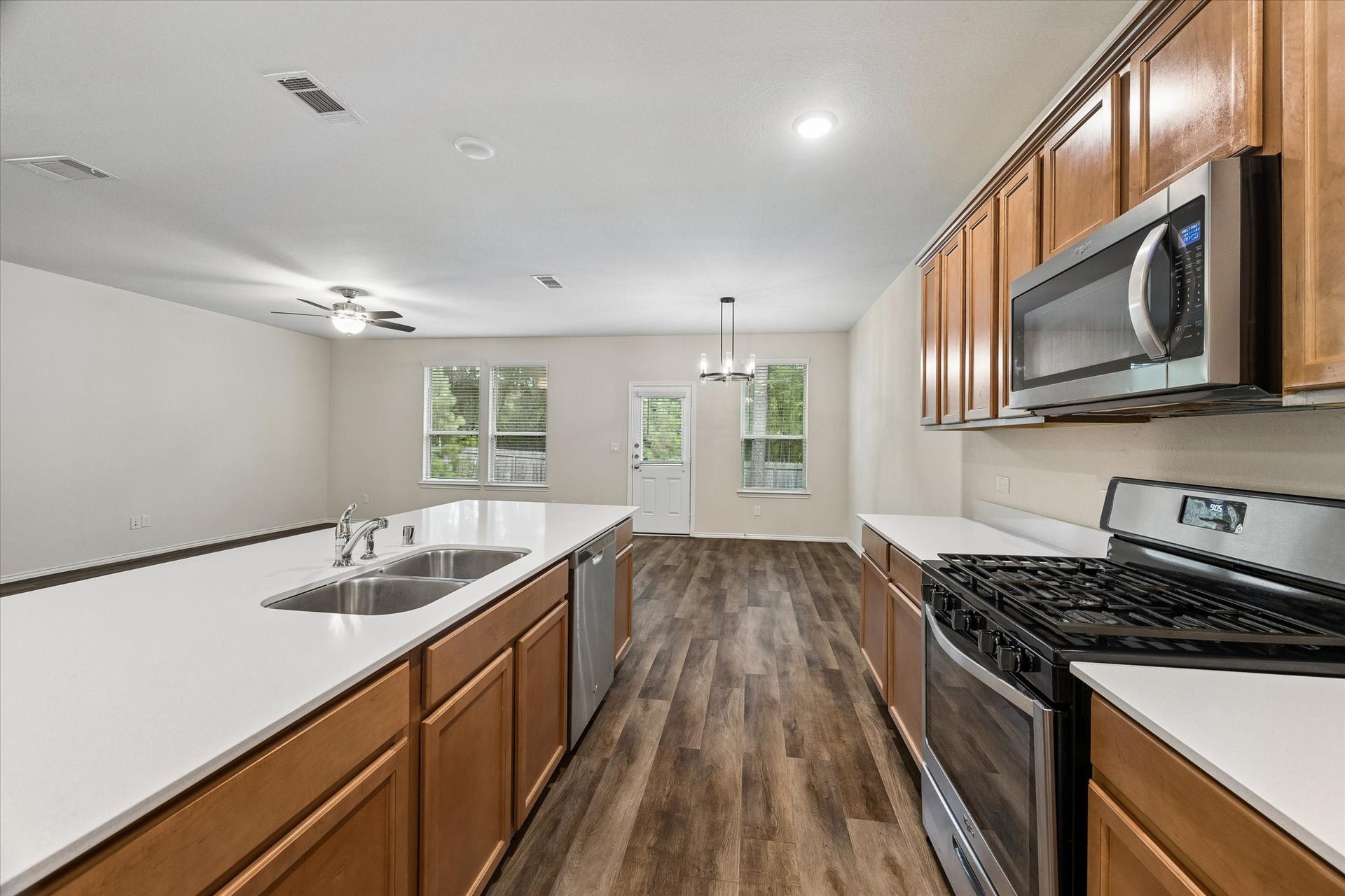 4050 Timber Sapp Drive, Conroe, TX 77304 4050 Timber Sapp Drive, Conroe, TX 77304