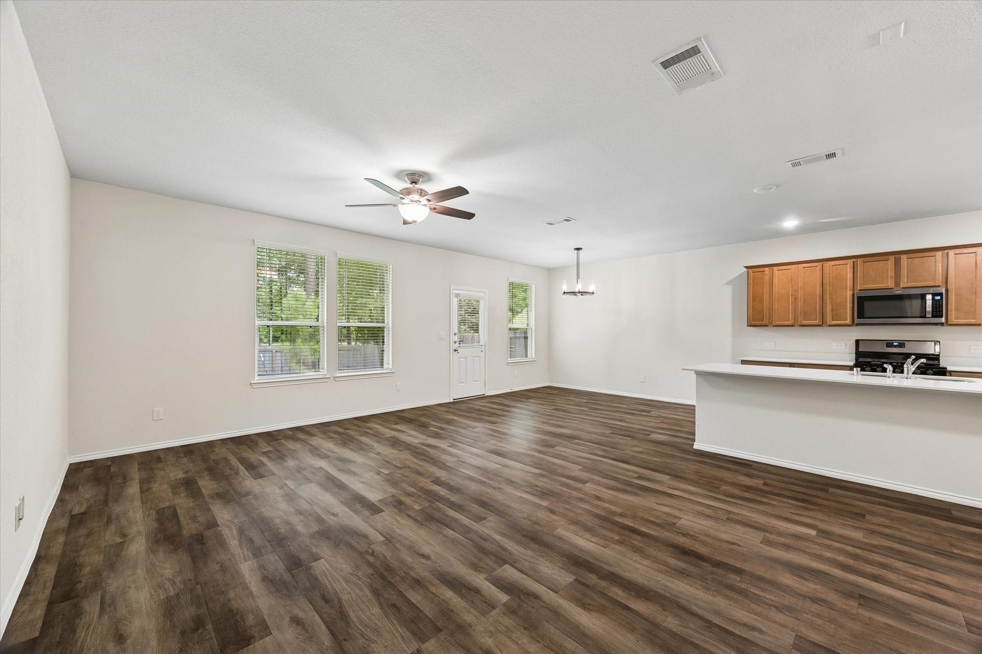 4050 Timber Sapp Drive, Conroe, TX 77304 4050 Timber Sapp Drive, Conroe, TX 77304