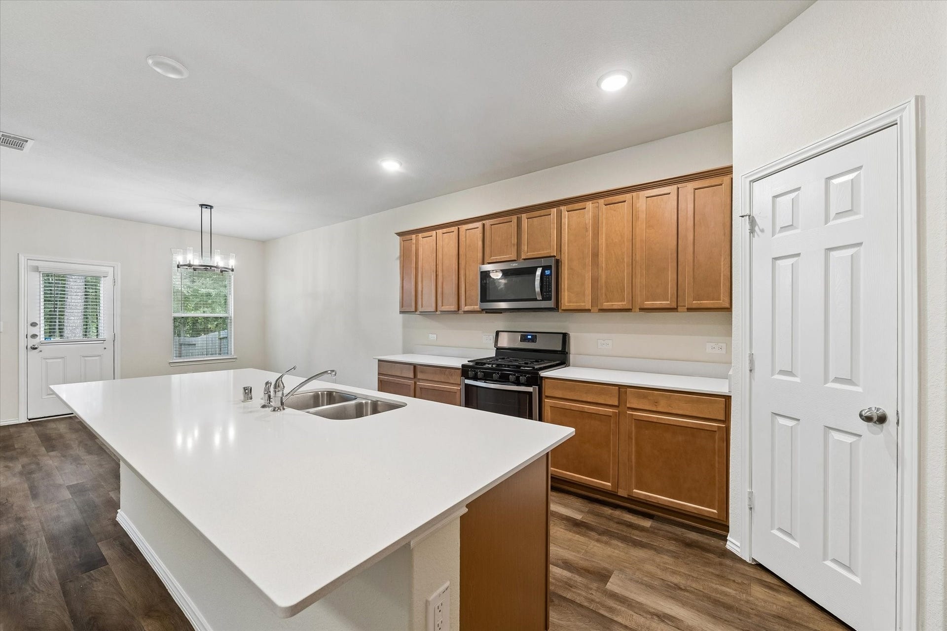 4050 Timber Sapp Drive, Conroe, TX 77304 4050 Timber Sapp Drive, Conroe, TX 77304