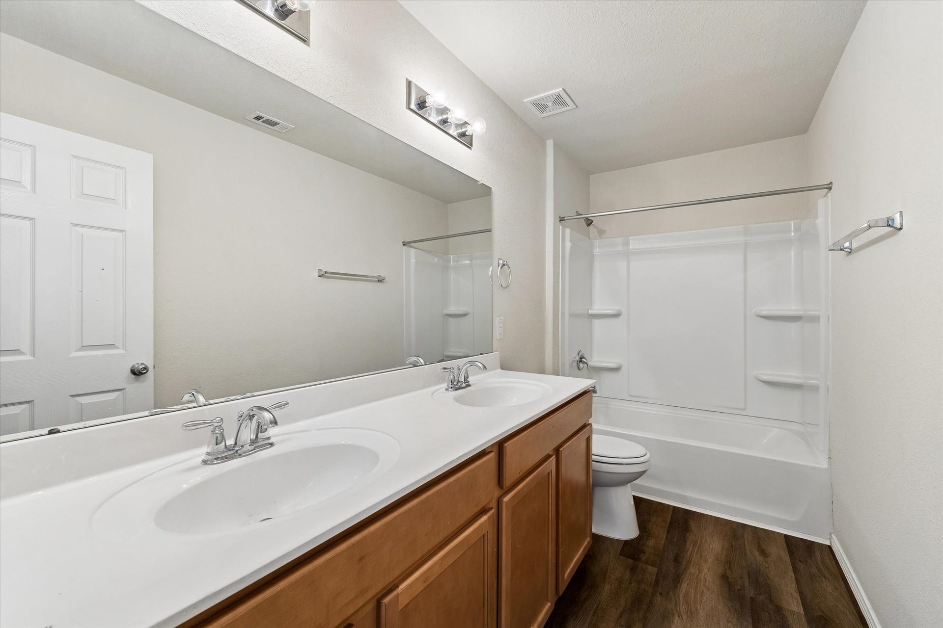 4050 Timber Sapp Drive, Conroe, TX 77304 4050 Timber Sapp Drive, Conroe, TX 77304