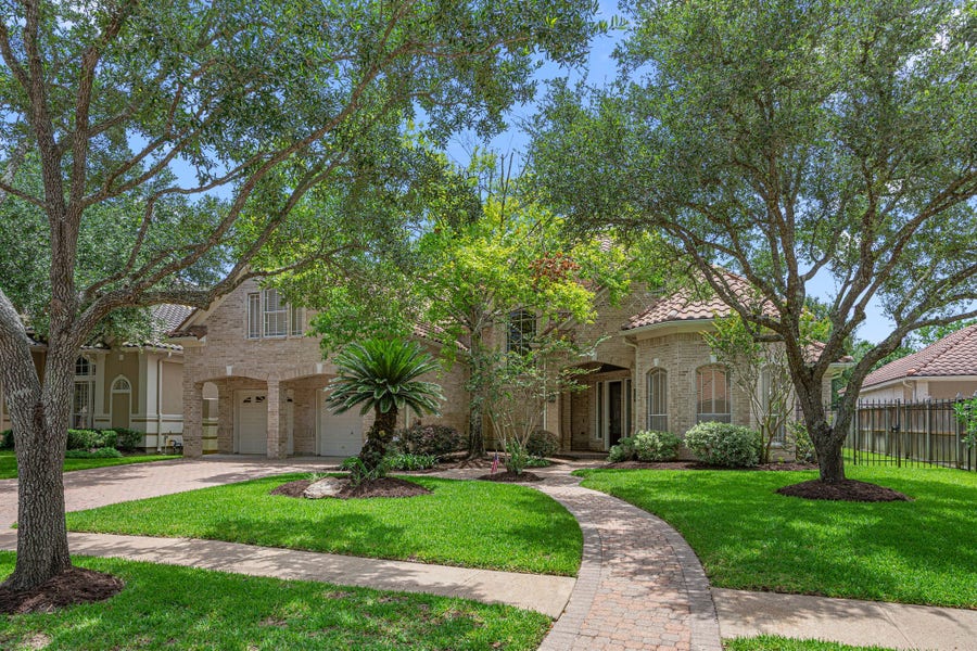 Property photo for 19003 Windsor Lakes Drive, Houston, TX