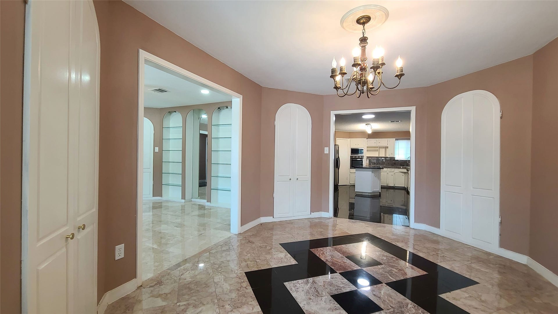902 Ashford Parkway, Houston, TX 77077 902 Ashford Parkway, Houston, TX 77077