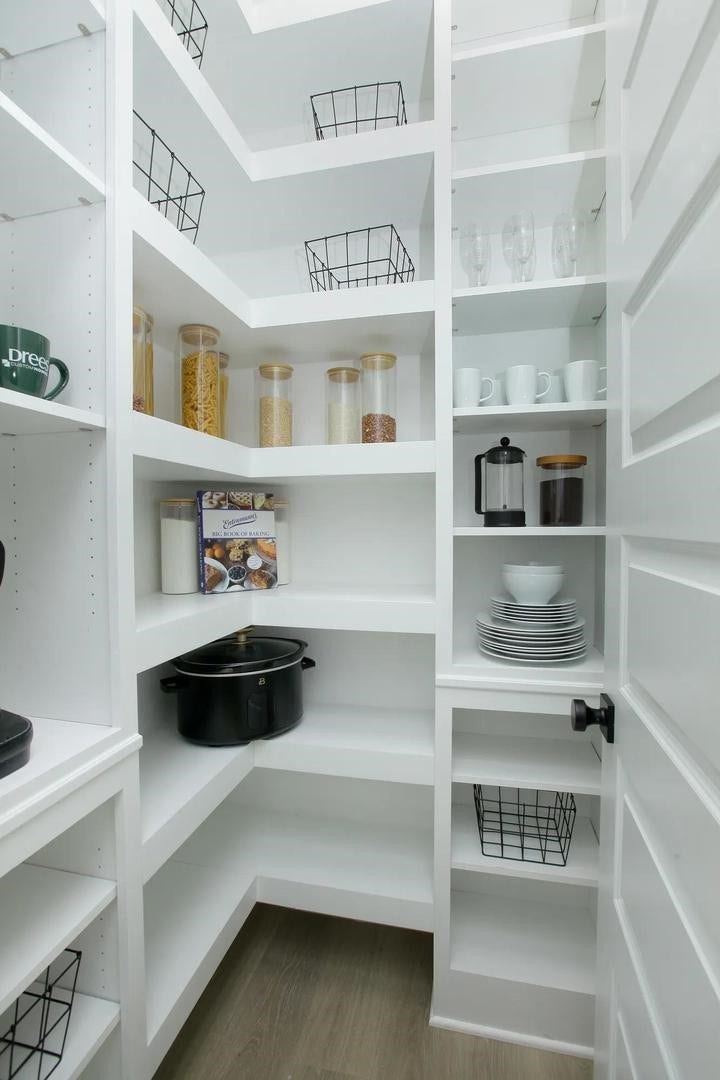 452 Sunset View Court, Katy, TX 77493 Rainier Pantry