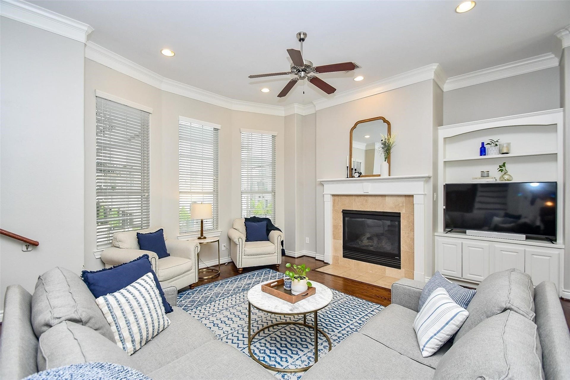2614 Maxroy Street, Houston, TX 77007 2614 Maxroy Street, Houston, TX 77007