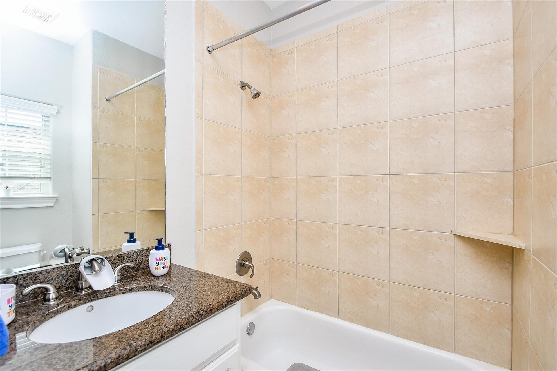 2614 Maxroy Street, Houston, TX 77007 2614 Maxroy Street, Houston, TX 77007