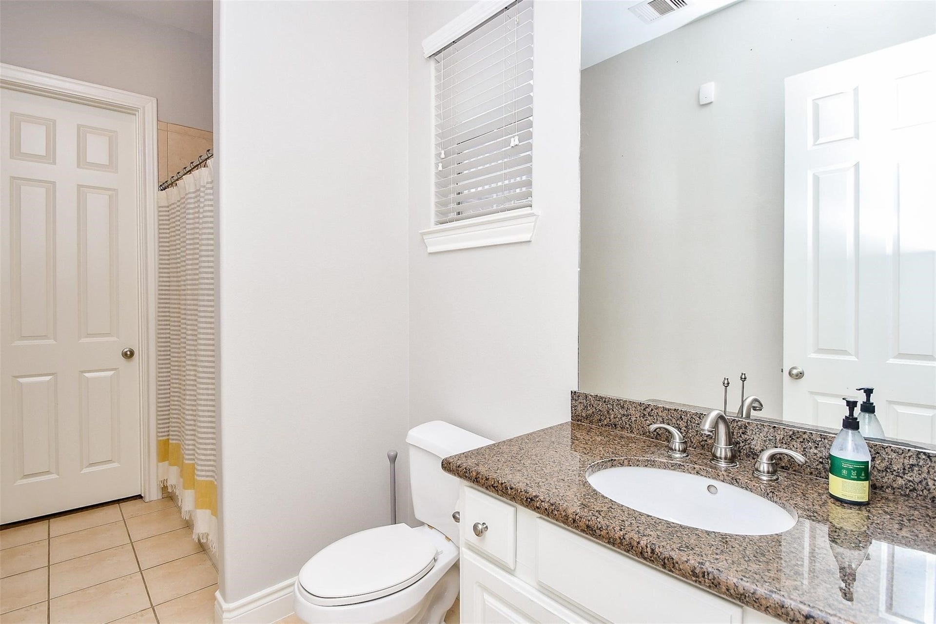 2614 Maxroy Street, Houston, TX 77007 2614 Maxroy Street, Houston, TX 77007