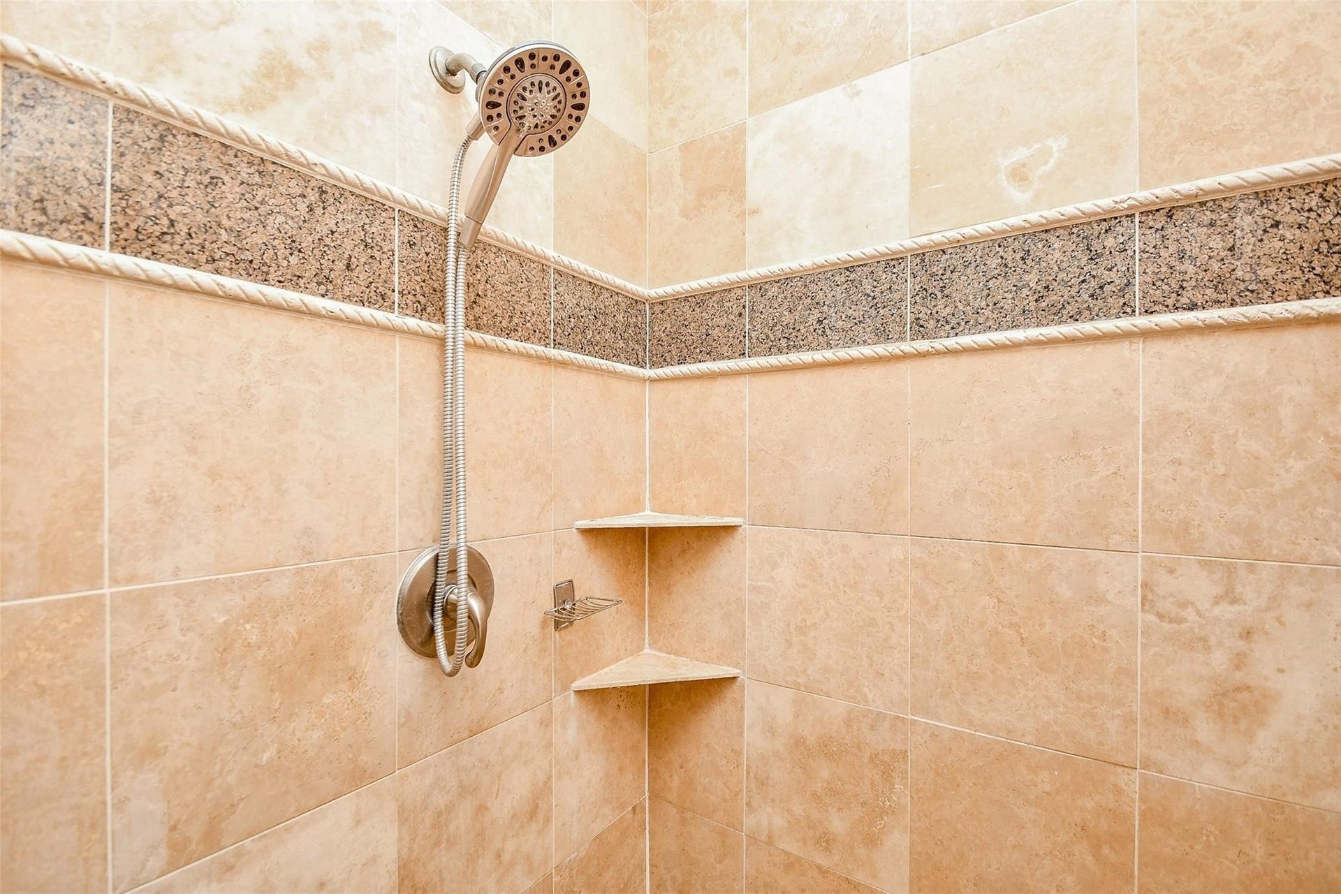 2614 Maxroy Street, Houston, TX 77007 2614 Maxroy Street, Houston, TX 77007