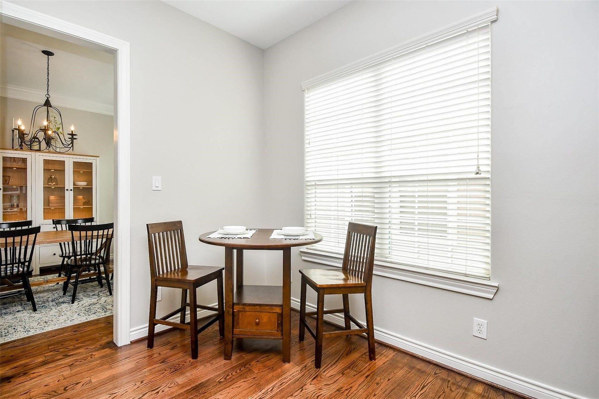 2614 Maxroy Street, Houston, TX 77007 2614 Maxroy Street, Houston, TX 77007