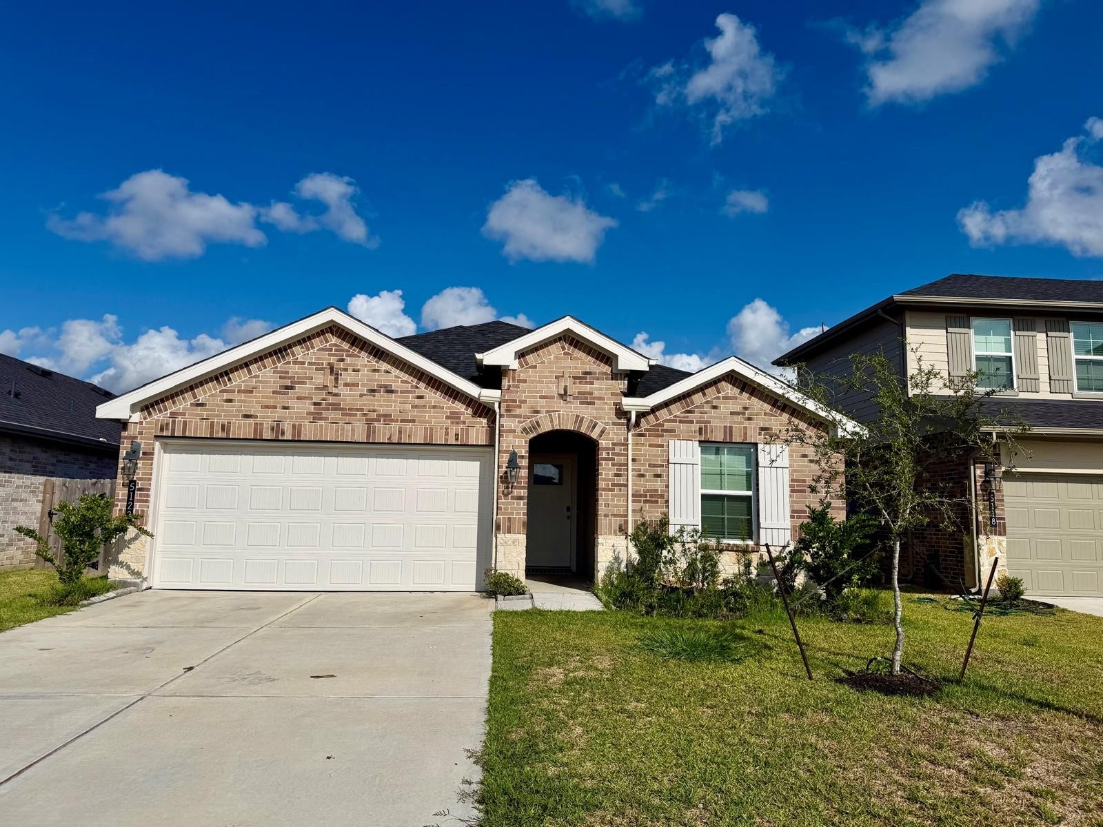 5122 Sunset Oaks Drive, Arcola, TX 77545
