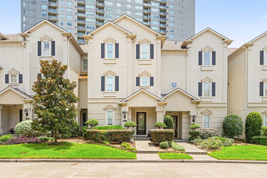 Property photo for 322 S Gate Stone, Houston, TX