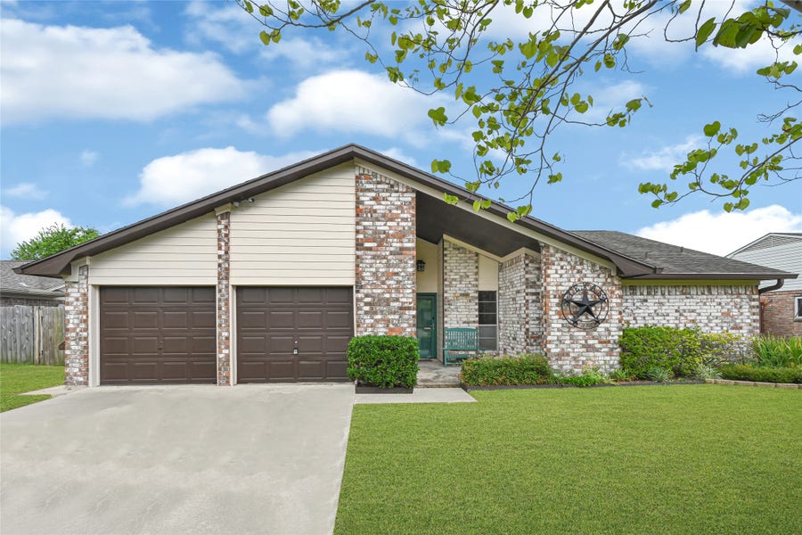 Property photo for 10406 Rocky Hollow Road, La Porte, TX