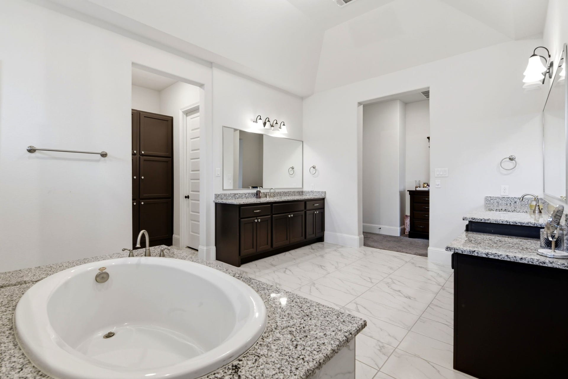 10062 S Goshawk Trail, Conroe, TX 77385 10062 S Goshawk Trail, Conroe, TX 77385