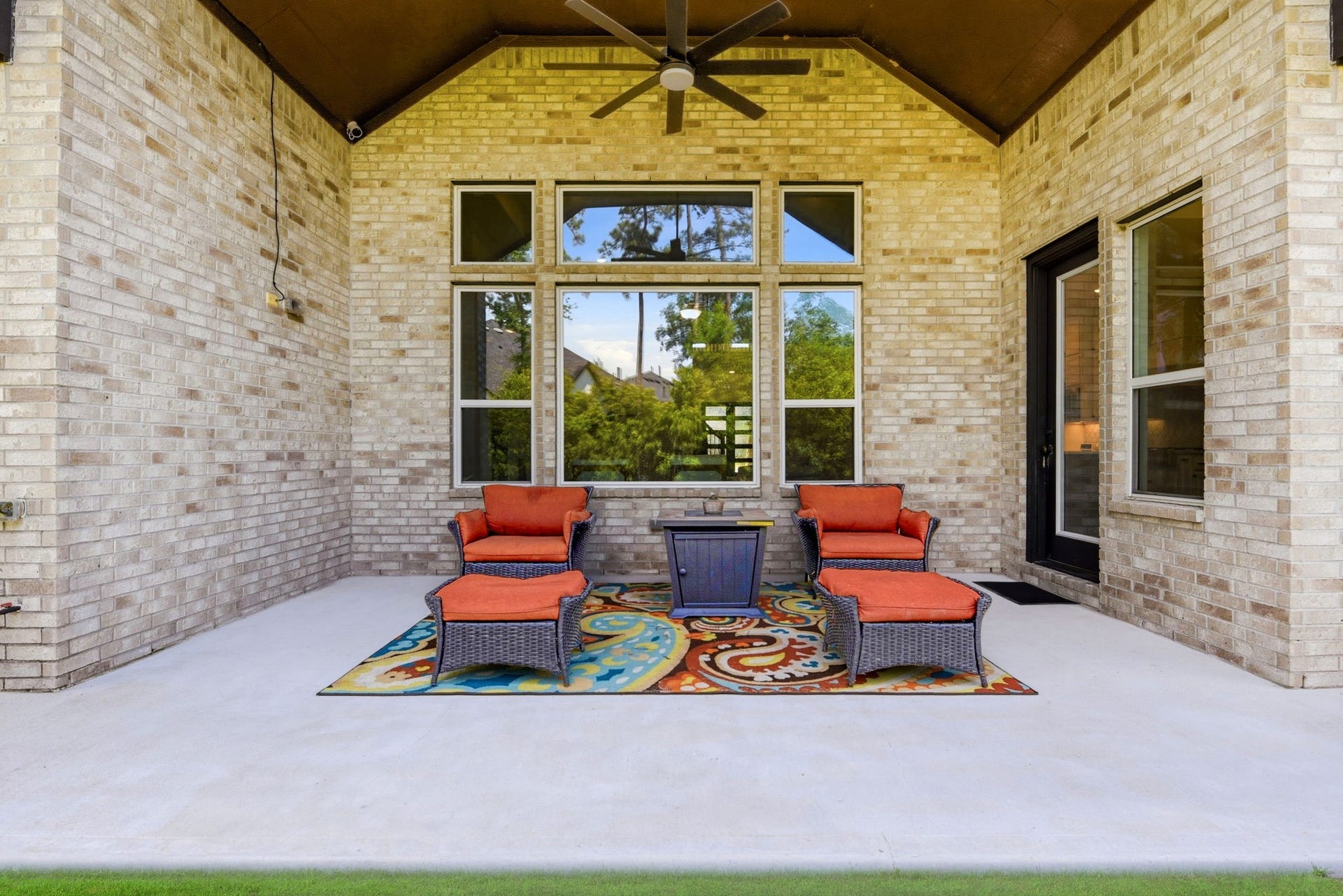 10062 S Goshawk Trail, Conroe, TX 77385 10062 S Goshawk Trail, Conroe, TX 77385